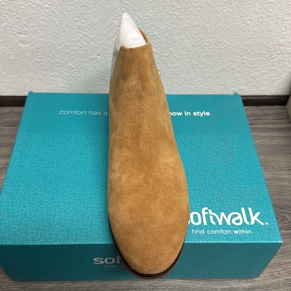 Women's SoftWalk Rylee Sand Suede - Picture 7 of 7